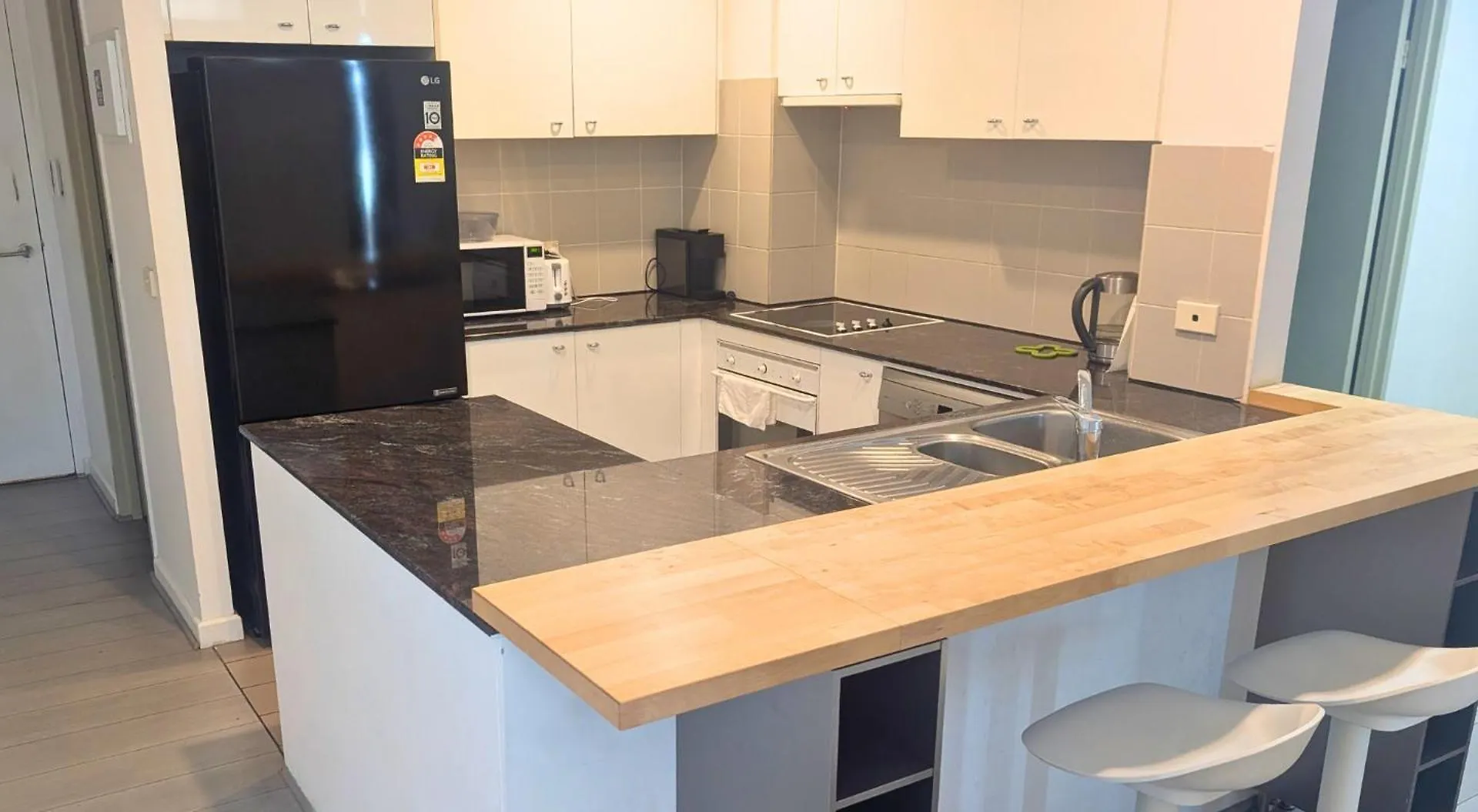 Homestay Dana-Cozy Private Room In Shared Central Apt-Rm 1 Canberra