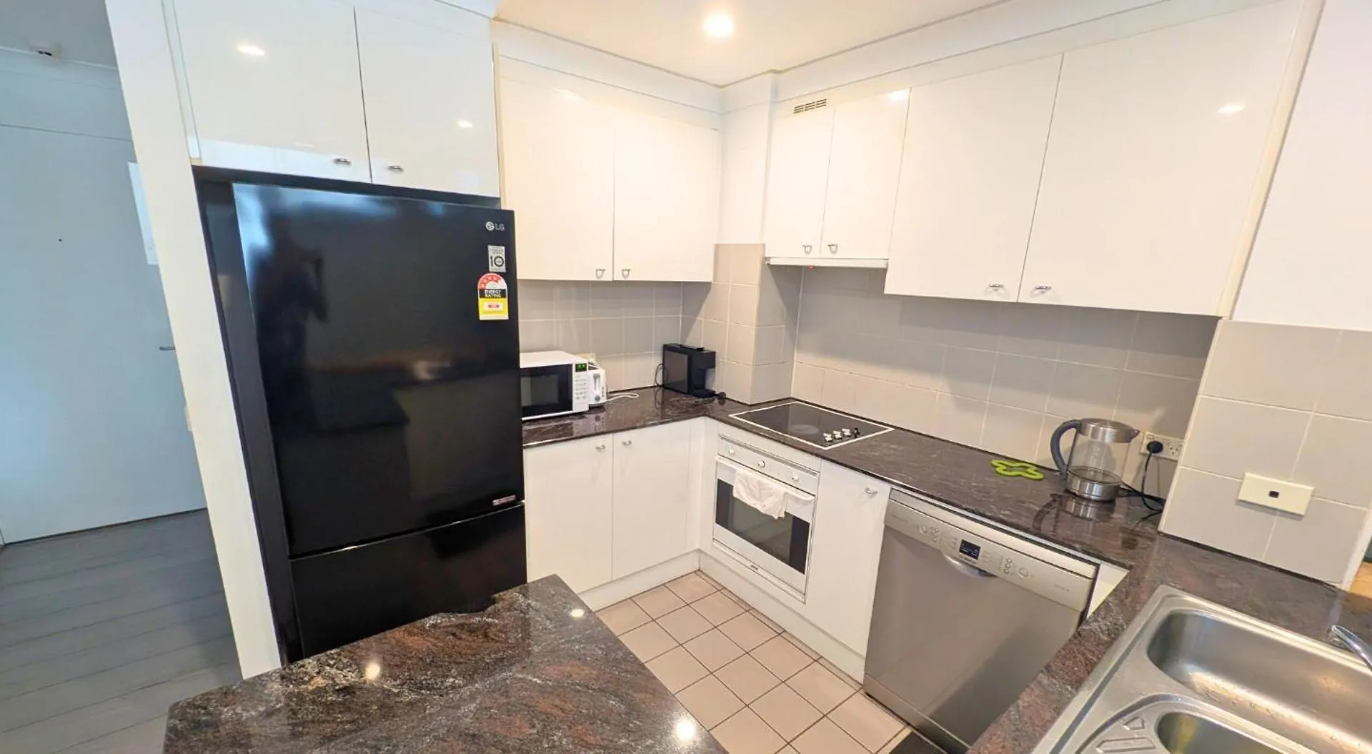 Dana-Cozy Private Room In Shared Central Apt-Rm 1 Canberra 0*,